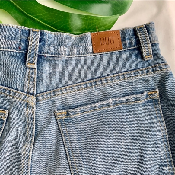 BDG | Mom Jean Shorts - Picture 3 of 6